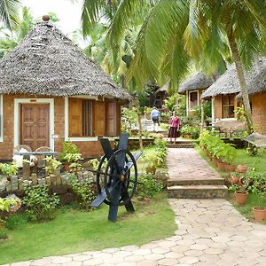 Soma Manaltheeram Ayurveda Beachvillage Kovalam Exterior photo