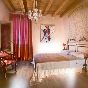 Antica Dimora Conti Custoza Bed & Breakfast Roverbella Room photo