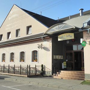 Hotel Le Cafe Pohořelice Exterior photo