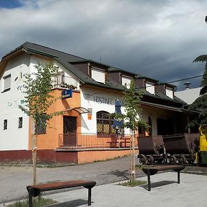 Hostinec Banik Otel Ľubeľa Exterior photo