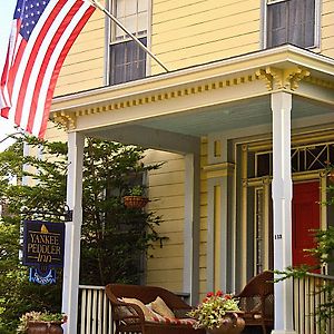 Yankee Peddler Inn Newport Kulesi Exterior photo