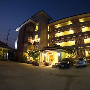 Baan Sanpoom Otel Phitsanulok Exterior photo