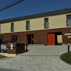 Sport Klub Hvozd Otel Exterior photo