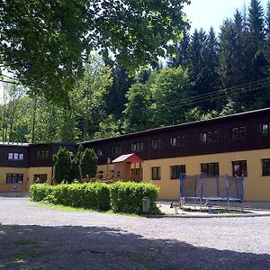 Penzion Zatisi Otel Komorní Lhotka Exterior photo