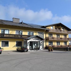 Gasthof S'Schatzkastl Otel Ardagger Markt Exterior photo