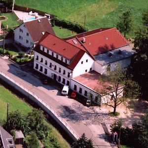 Landhotel Goldener Loewe Mit Pension Am Taurastein Burgstadt Exterior photo