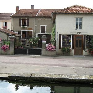 Chez Monique Otel Doulaincourt-Saucourt Exterior photo