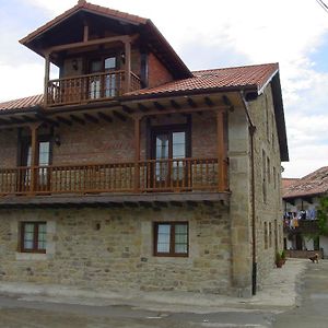 Las Anjanas De Lloreda Daire Lloreda  Exterior photo