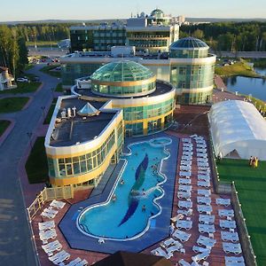 Ramada By Wyndham Yekaterinburg Hotel&Spa Exterior photo