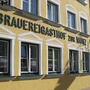Brauereigasthof Zur Munz Seit 1586 Otel Günzburg Exterior photo