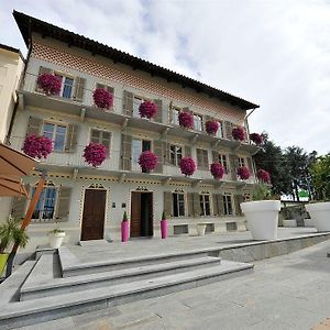 Casa Americani Otel Montà Exterior photo