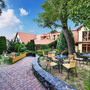 Restaurace A Penzion U Palecku Otel Skuteč Exterior photo