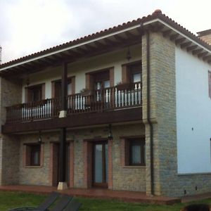 Villa Tiviti Oviedo Exterior photo