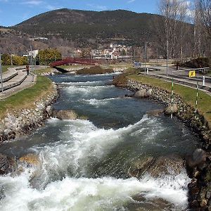 Entre Els Pirineus Daire La Seu d'Urgell Exterior photo