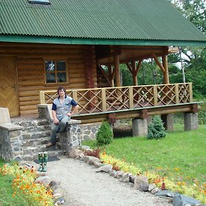 Vecskriveri Otel Dundaga Exterior photo