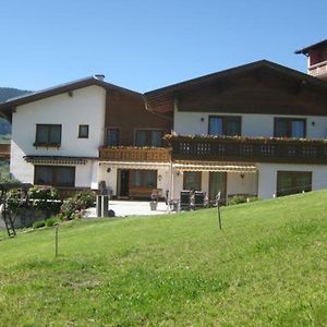 Gaesteheim Lederle Otel Jerzens Exterior photo