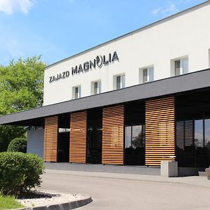 Zajazd Magnolia-Airport Modlin Otel Pomiechówek Exterior photo