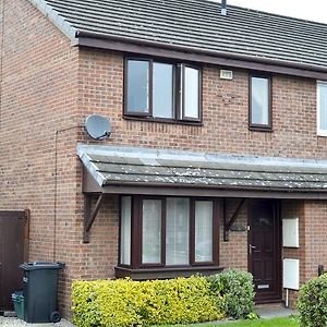 32 Pentland Close Daire Chester Exterior photo