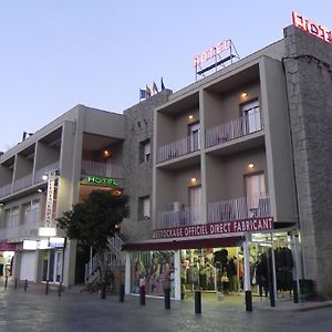 Puerta De Espana Otel La Jonquera Room photo