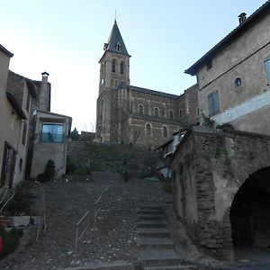 Gite Des Monts Otel Saint-Izaire Exterior photo