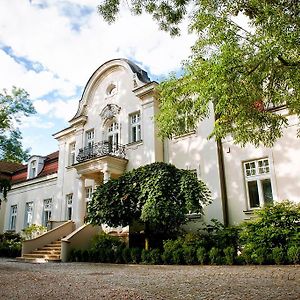 Palac Zdunowo Apart otel Załuski Exterior photo