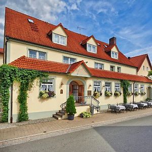 Brauereigasthof Zum Loewenbraeu Otel Adelsdorf Exterior photo