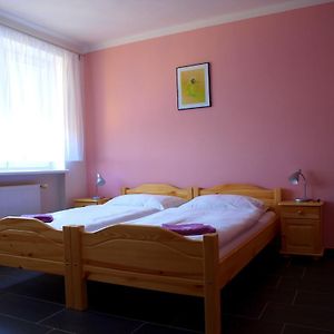 Penzion U Dvou Lip Otel Drnholec Room photo