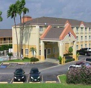 Super 8 By Wyndham Harlingen Tx Otel Exterior photo