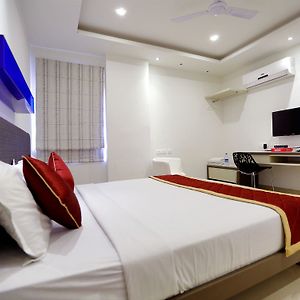 Oyo Rooms Q City Gachibowli Haydarabad Exterior photo