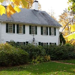 Fletcher Tavern Bed & Breakfast Otel Westford Exterior photo