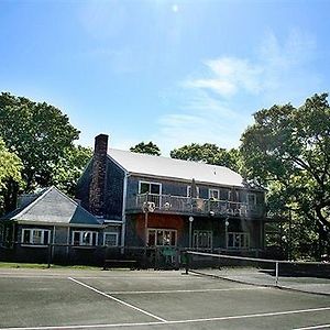 Marthas Vineyard Resort Oak Bluffs Exterior photo