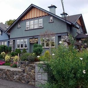 Trutch Manor Bed & Breakfast Victoria Exterior photo