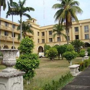 New Washington Otel Colon Exterior photo