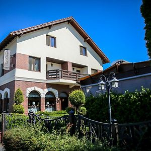 Pensiunea Casa Vera Otel Târgu Jiu Exterior photo