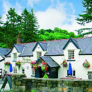 We Three Loggerheads Otel Gwernymynydd Exterior photo