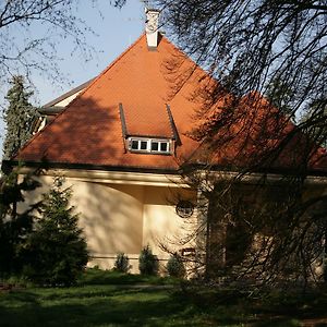 Vila Haj Otel Usov Exterior photo