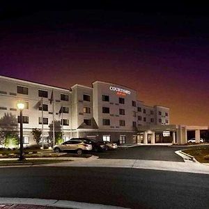 Courtyard By Marriott Salisbury Otel Exterior photo