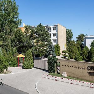 Ореанда Бердянск Otel Exterior photo