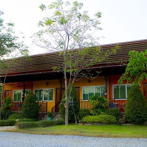 Navy Sisatchanalai Otel Ban Nong Chang Exterior photo