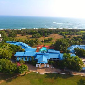 The Oasis Beach Resort Hambantota Exterior photo