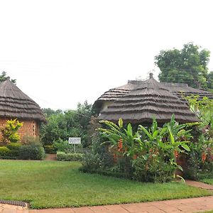 New Court View Hotel Masindi Exterior photo