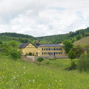 Herberge Hof Armada Otel Wiesbaden Exterior photo