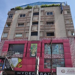 Grand Seasons Otel Haydarabad Exterior photo