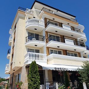 Семеен Хотел Прованс Ахелой Otel Exterior photo