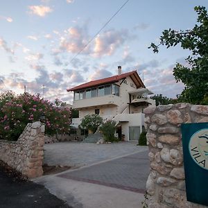 Vila Vivari Otel Exterior photo