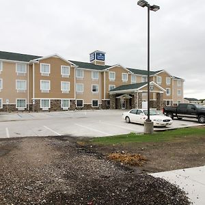 Cobblestone Hotel & Suites - Devils Lake Exterior photo