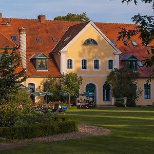 Das Gutshaus Solzow Mecklenburgische Seenplatte Mueritz Otel Exterior photo