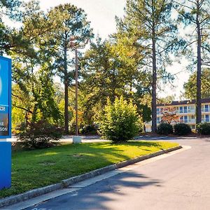 Motel 6 Williamsburg Exterior photo