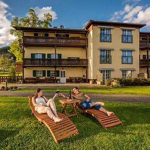 Ferienwohnungen Hotel Garni Doerflerwirt Aflenz Kurort Exterior photo