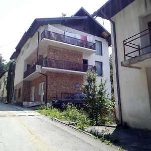 Hm - Konak Otel Srebrenica Exterior photo